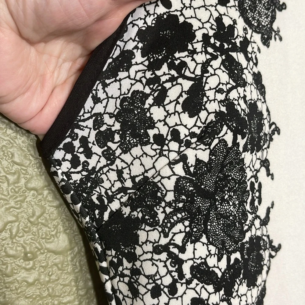 B. Darlin Lace Print BodyCon Dress - Picture 4 of 10